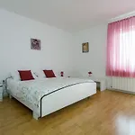 Charming And Tranquil Krk Center Apartment