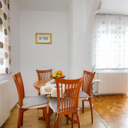 Charming And Tranquil Krk Center 公寓 克尔克