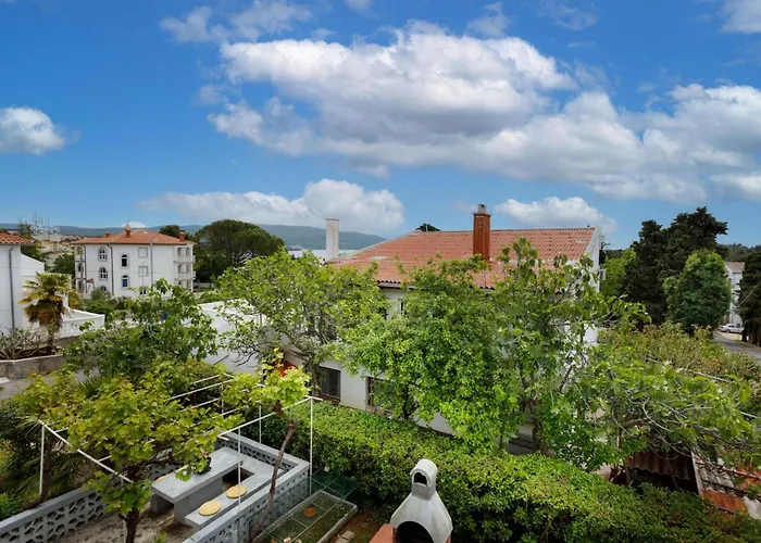 公寓 Charming And Tranquil Krk Center
