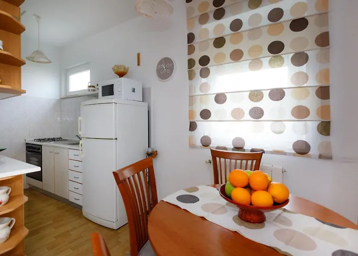 Charming And Tranquil Krk Center קרק